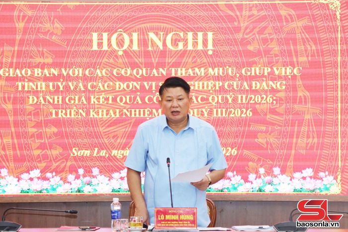 Đồng chí Lò Minh Hùng, Phó Bí thư Thường trực Tỉnh ủy, Chủ tịch HĐND tỉnh, chủ trì hội nghị.