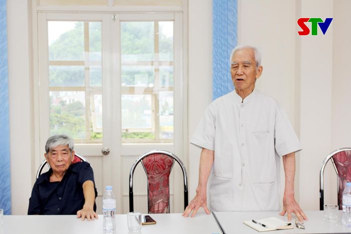 Các đại biểu tham luận tại đại hội