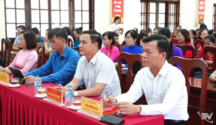 Đồng chí Vũ Duy Hoàng và các đại biểu dự Hội nghị.