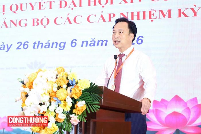 Đồng chí Lại Xuân Lâm, Phó Bí thư Đảng ủy Chính phủ nhấn mạnh, công tác tuyên truyền không chỉ dừng lại ở việc truyền đạt thông tin, phổ biến chủ trương, nghị quyết, mà phải thực sự trở thành cầu nối giữa ý Đảng với lòng dân