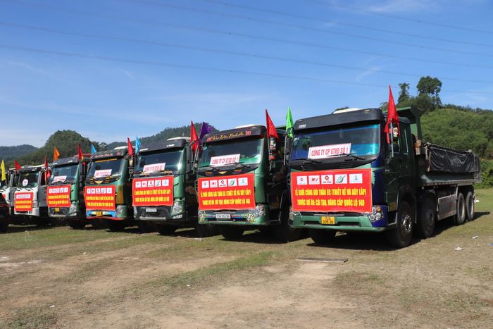 Ông Trần Chí Cường đề nghị Ban quản lý dự án và các địa phương, đơn vị thi công triển khai đúng yêu cầu về chất lượng, tiến độ, thực hiện trên tinh thần 6 rõ: “rõ người, rõ việc, rõ thời gian, rõ trách nhiệm, rõ sản phẩm, rõ thẩm quyền”. 