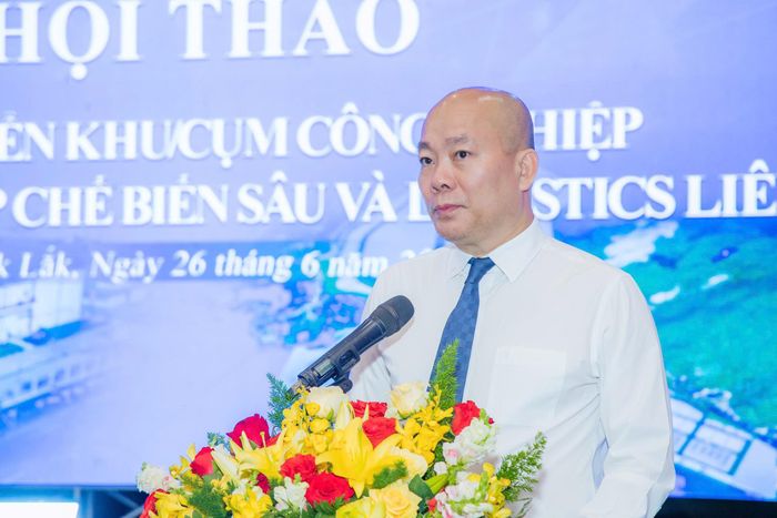 Ông Vũ Bá Phú, Cục trưởng Cục Xúc tiến thương mại (Bộ Công Thương) phát biểu tham luận tại hội thảo. Ảnh: N.H