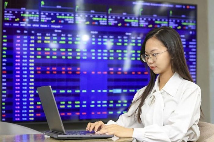 Việt Nam được nâng hạng lên thị trường mới nổi thứ cấp có thể thu hút khoảng 1 tỷ USD vốn thụ động và 5 - 6 tỷ USD vốn chủ động. Ảnh: An Thư