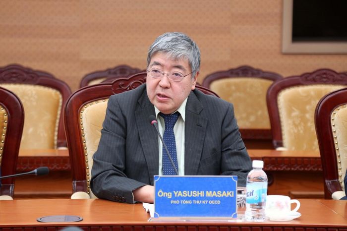 Phó Tổng thư ký OECD Yasushi Masaki phát biểu. Ảnh: Đức Minh