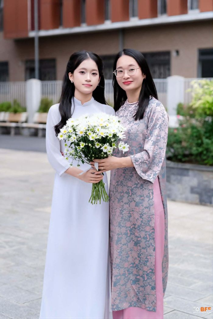 Mẹ là điểm tựa tinh thần vững chắc cho Bảo Hà ở những giai đoạn mất tự tin. Ảnh: NVCC