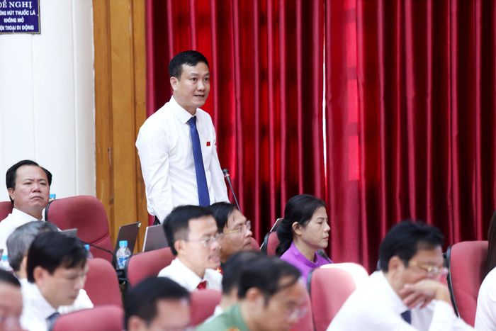 Đại biểu Lê Ngọc Hà chất vấn Giám đốc Sở Công thương