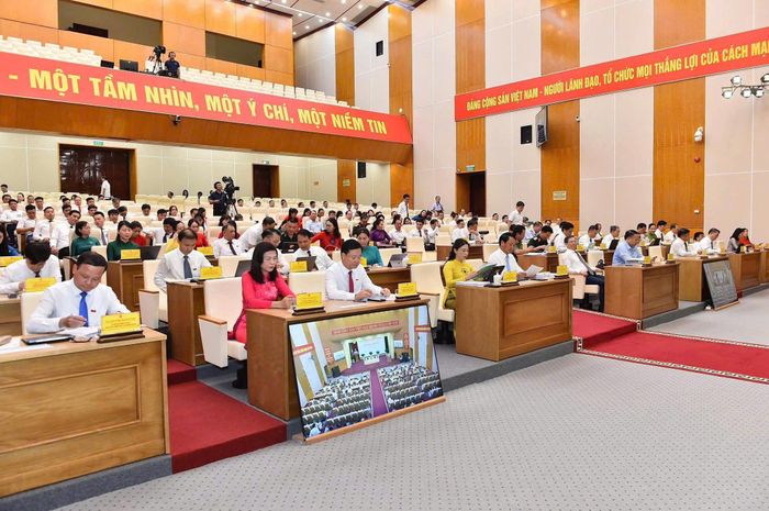Các đại biểu tham dự Kỳ họp thứ Tư, HĐND tỉnh Tuyên Quang khóa XVI