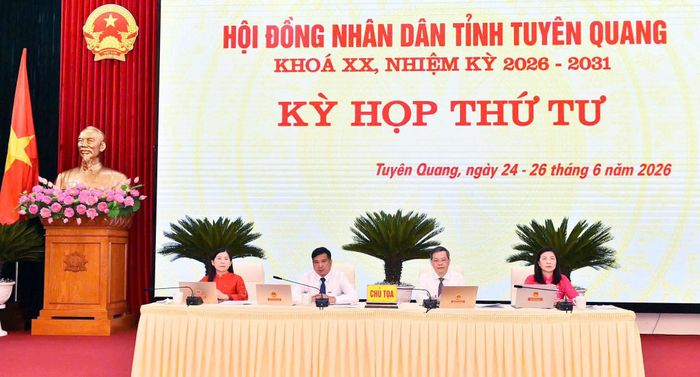Chủ tọa điều hành Kỳ họp thứ Tư, HĐND tỉnh Tuyên Quang khóa XVI