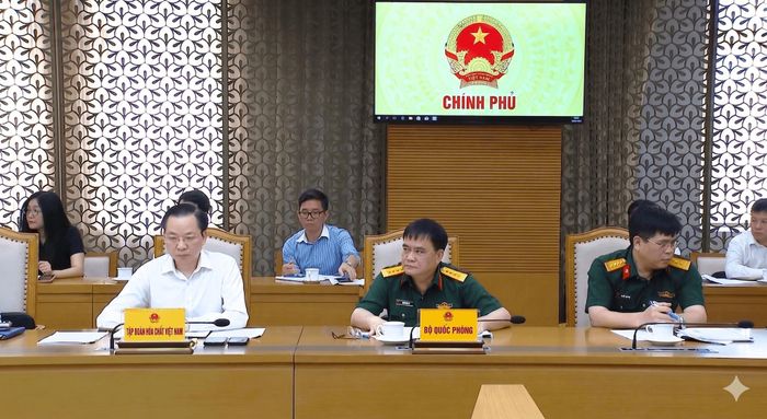 Tổng Giám đốc Tập đoàn hóa chất Việt Nam Nguyễn Hữu Tú tham gia cuộc họp rà soát tình hình hợp tác Việt Nam - Lào