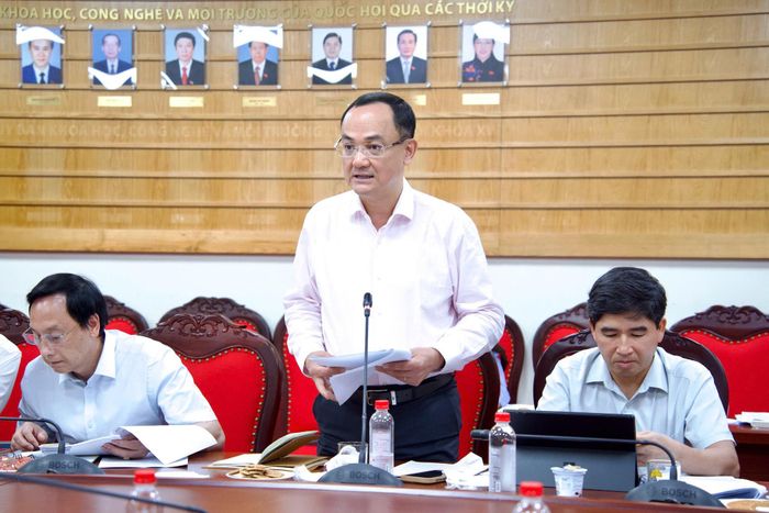 ĐBQH hoạt động chuyên trách tại Ủy ban Khoa học, Công nghệ và Môi trường Nguyễn Ngọc Sơn phát biểu