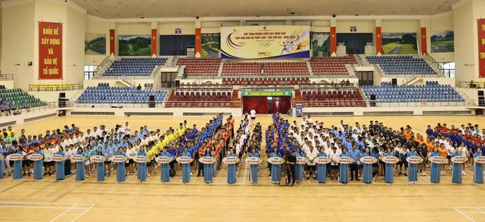Toàn cảnh Lễ khai mạc Hội thao ngành Kiểm sát nhân dân “Cúp Báo Bảo vệ pháp luật” lần thứ XIV - năm 2026. Ảnh: BTC