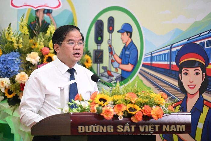 PGS.TS Đào Xuân Cơ - Giám đốc Bệnh viện Bạch Mai Phát biểu tại lễ khai trương. Ảnh: Bình An