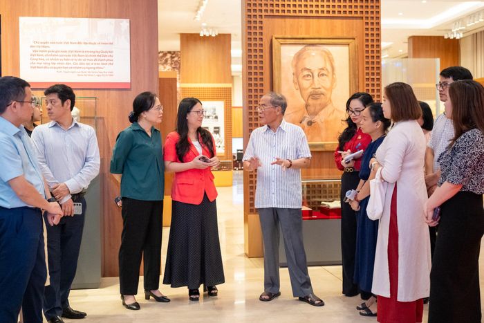 Nguyên Chủ tịch Quốc hội Nguyễn Sinh Hùng nhấn mạnh ý nghĩa của cuộc Tổng tuyển cử đầu tiên ngày 6/1/1946