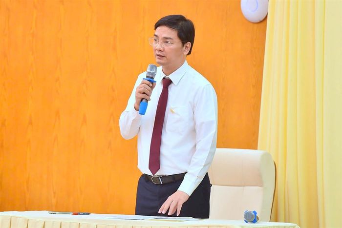 Giám đốc Sở Giáo dục và Đào tạo Vũ Đình Hưng trả lời chất vấn