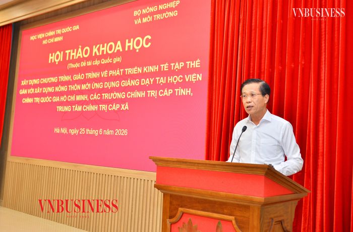 Phó Giáo sư, Tiến sĩ Hoàng Phúc Lâm, Phó Giám đốc Học viện Chính trị Quốc gia Hồ Chí Minh
