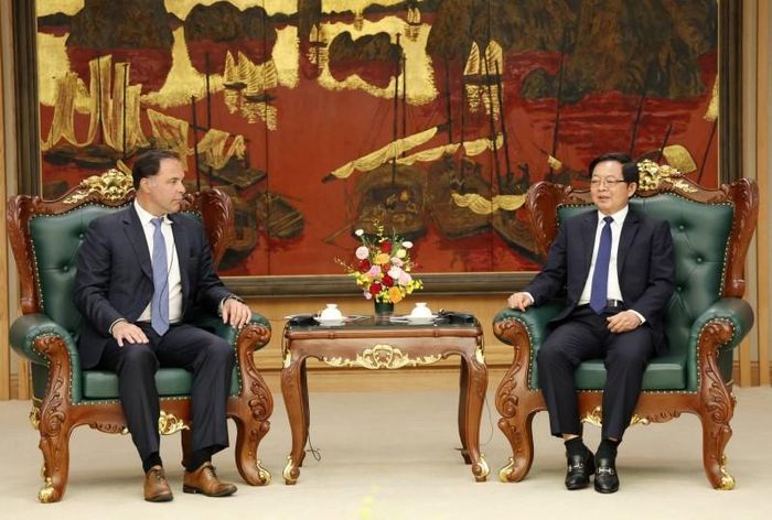 Phó Thủ tướng Hồ Quốc Dũng đánh giá cao những đóng góp của Tập đoàn Coherent đối với quá trình phát triển ngành công nghệ cao của Việt Nam trong hơn 20 năm qua. Ảnh: VGP.