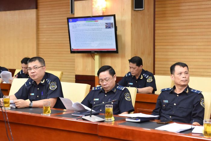 Đại diện các đơn vị thảo luận và đóng góp ý kiến về việc triển khai Nghị định số 153/2026/NĐ-CP.