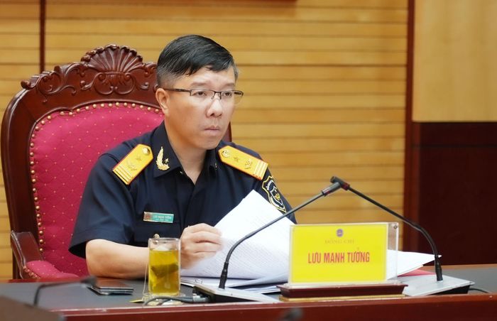 Phó Cục trưởng Cục Hải quan Lưu Mạnh Tưởng chủ trì hội nghị.