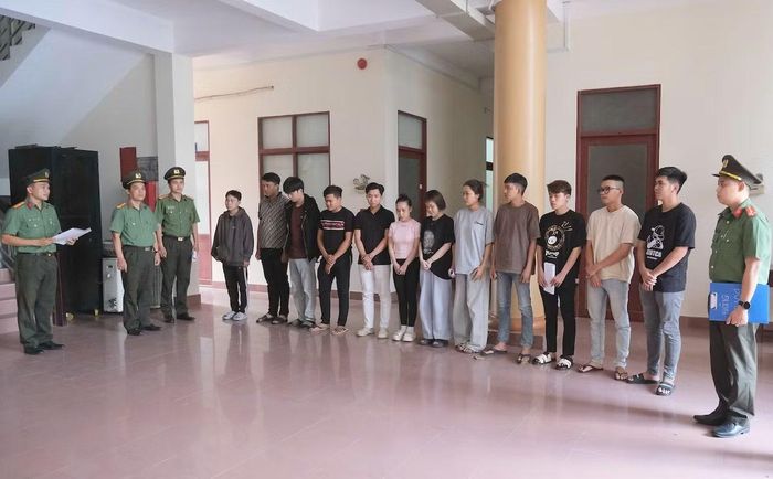 Cơ quan An ninh điều tra tống đạt các quyết định tố tụng đối với các bị can.