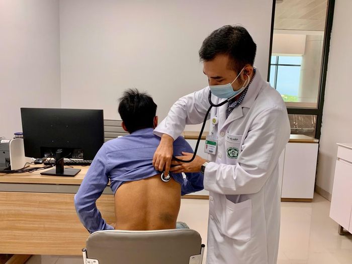Bệnh nhân khám hô hấp tại cơ sở 2 của Bệnh viện Bạch Mai.