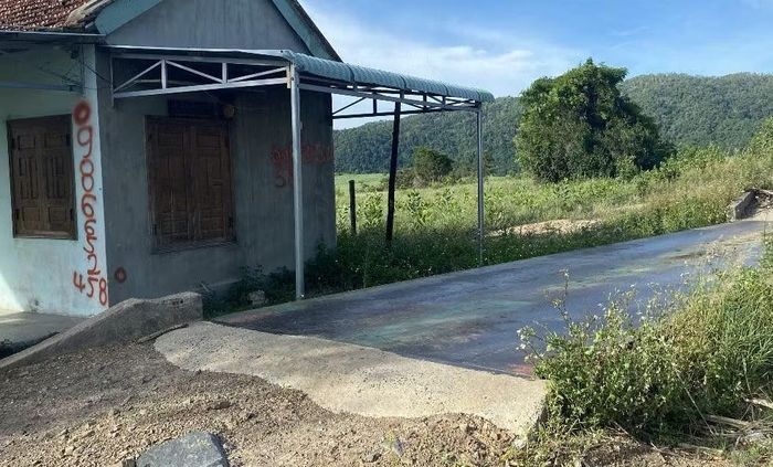Dù không hoạt động nhưng trạm cân ở thôn Tân Lương, xã Tây Sơn của ông Nguyễn Đức Nông là một trong 7 trạm cân phải tiếp tục tháo dỡ.
