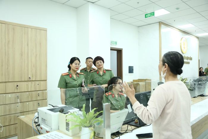 Cục Quản lý xuất nhập cảnh đẩy mạnh chuyển đổi số, phục vụ người dân và doanh nghiệp.