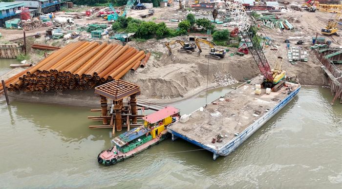 Đơn vị thi công luôn đẩy nhanh tiến độ.