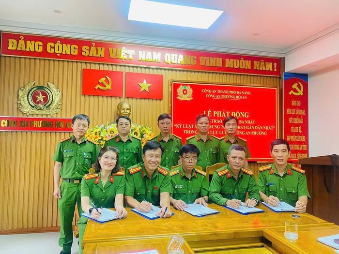  Phong trào thi đua “Ba Nhất” trở thành động lực để Công an phường Hội An giữ vững an ninh, trật tự, bảo vệ cuộc sống bình yên của nhân dân và du khách. 