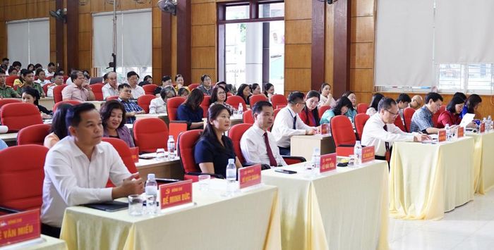 Các đại biểu tham dự khai mạc hội thi.