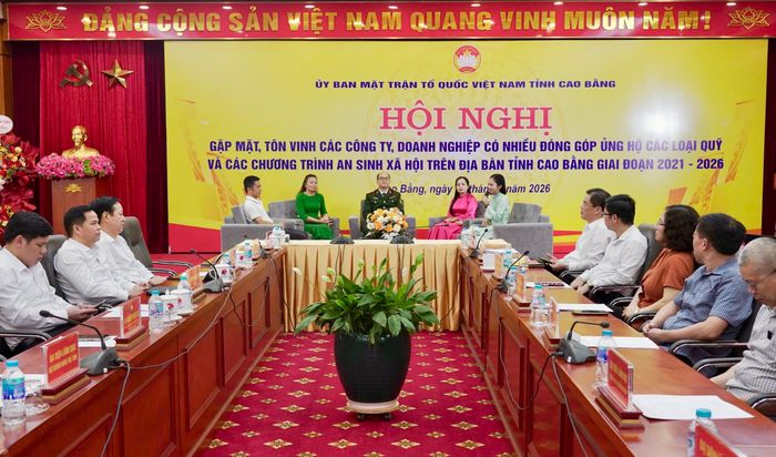 Chương trình tọa đàm, chia sẻ kinh nghiệm trong công tác an sinh xã hội tại hội nghị.