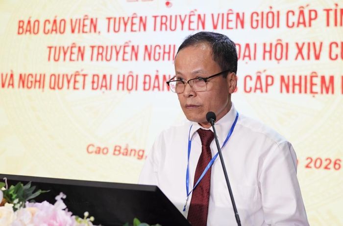 Trưởng Ban Tuyên giáo và Dân vận Tỉnh ủy, Trưởng Ban Tổ chức hội thi Nông Thanh Tùng báo cáo kết quả tổ chức hội thi.