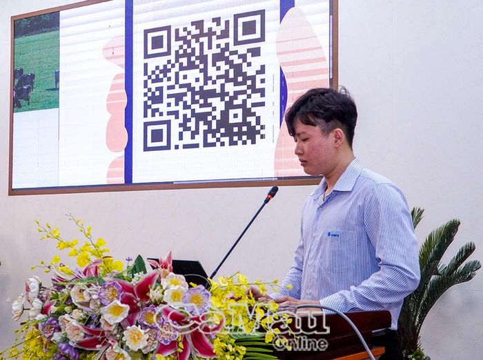  Đại diện VNPT Cà Mau giới thiệu tổng quan Hệ thống Cơ sở dữ liệu quốc gia về chăn nuôi và thú y.