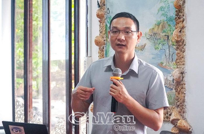 Ông Nguyễn Văn Công, Chuyên viên Trung tâm Bảo tồn sinh vật biển và Phát triển cộng đồng (MCD) chia sẻ bài học kinh nghiệm và thực hành tốt về áp dụng công cụ bảo tồn biển trong bảo tồn đa dạng sinh học, bảo vệ nguồn lợi thủy sản tại Việt Nam và Cà Mau.
