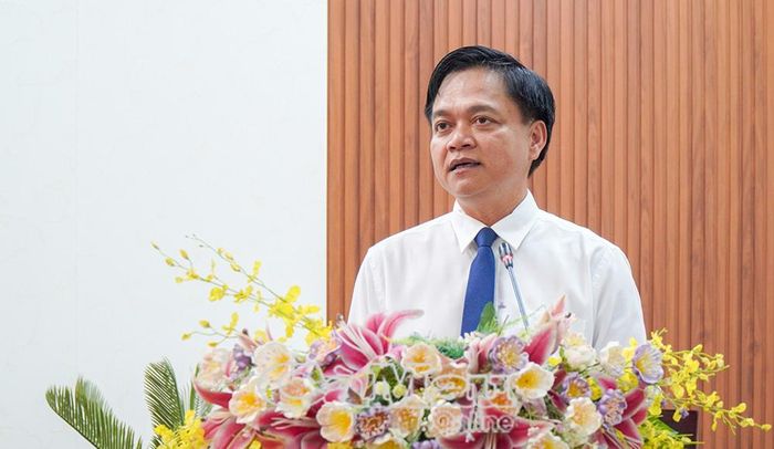 Giám đốc Sở Nông nghiệp và Môi trường Tô Hoài Phương báo cáo kết quả công tác 6 tháng đầu năm và 1 năm hợp nhất ngành.