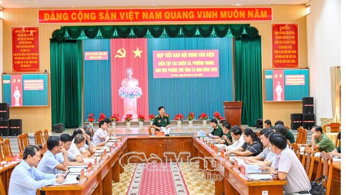  Quang cảnh cuộc họp Tiểu ban Nội dung văn kiện diễn tập tác chiến xã, phường trong khu vực phòng thủ tỉnh Cà Mau năm 2026.