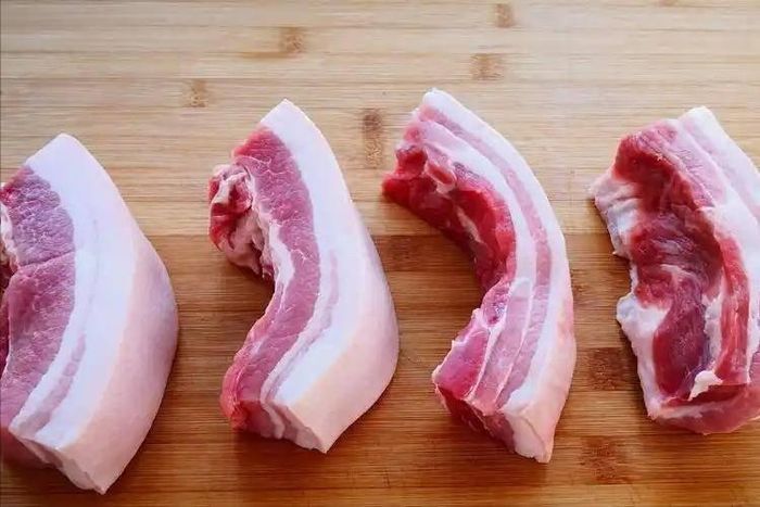 Người bệnh nên xây dựng chế độ ăn cân bằng, đa dạng thực phẩm, kiểm soát lượng chất béo bão hòa và duy trì lối sống lành mạnh.