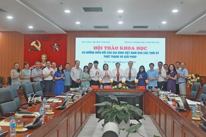 Các đại biểu tham dự hội thảo.