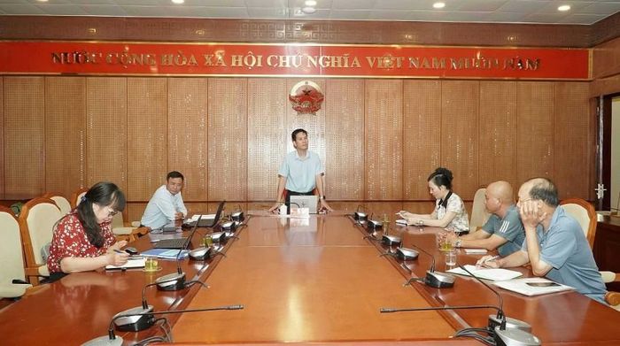 Ông Đào Hồng Phong, Phó Chủ tịch UBND phường, phát biểu kết luận buổi làm việc. Ảnh:Quangninh.gov