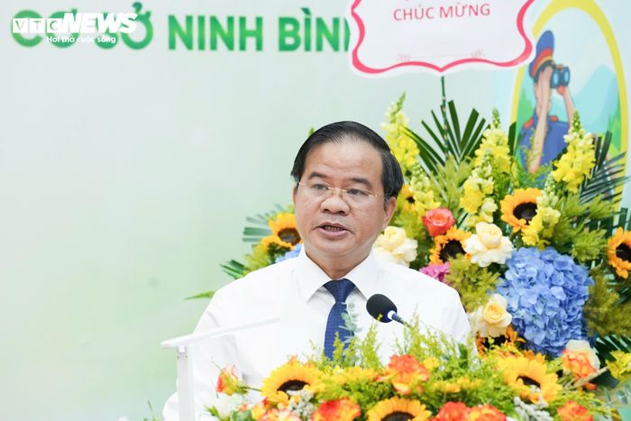Phát biểu tại buổi lễ, PGS.TS Đào Xuân Cơ, Giám đốc Bệnh viện Bạch Mai cho biết việc đưa đoàn tàu vào khai thác nhằm phục vụ việc di chuyển của các đại biểu, cán bộ, viên chức và chuyên gia từ Hà Nội đến Ninh Bình, tạo điều kiện thuận lợi cho các hoạt động khám chữa bệnh, đào tạo, chuyển giao kỹ thuật và hợp tác chuyên môn giữa Bệnh viện Bạch Mai với các cơ sở y tế.