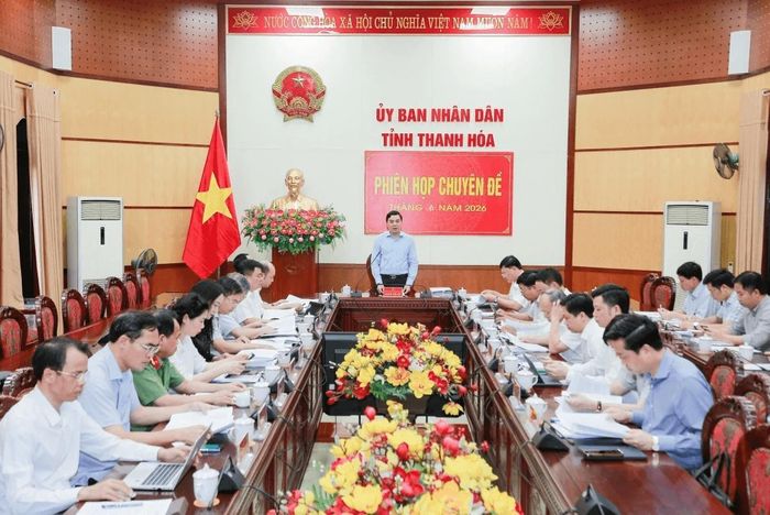 Phiên họp chuyên đề UBND tỉnh Thanh Hóa tháng 6-2026, thảo luận, cho ý kiến về phương án tổng thể sắp xếp thôn, tổ dân phố trên địa bàn tỉnh. Ảnh: Baothanhhoa.vn