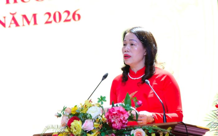 Bí thư Đảng ủy, Chủ tịch HĐND phường Cầu Giấy Nguyễn Thị Liễu phát biểu tiếp thu ý kiến tại hội nghị. Ảnh: Vân Nhi