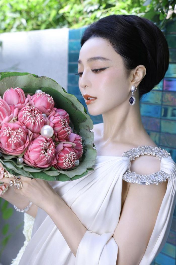  Phạm Băng Băng bị "phong sát" ở quê nhà Trung Quốc vì trốn thuế. 