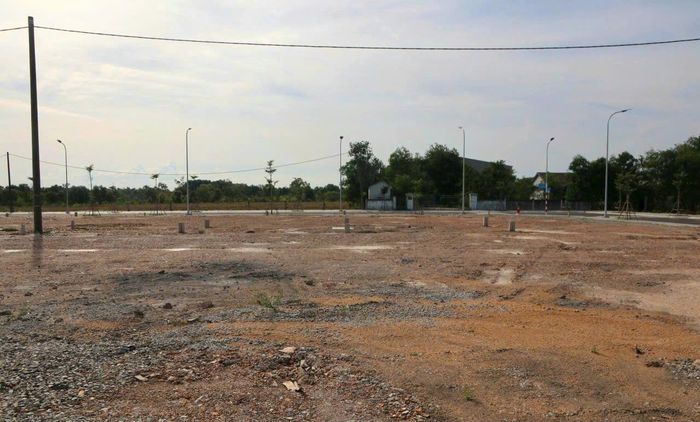 Ngoài ra, dự án còn đầu tư khu công viên cây xanh rộng khoảng 7.937m², bãi đỗ xe hơn 1.000m² cùng hệ thống hạ tầng kỹ thuật hoàn chỉnh phục vụ khu dân cư.