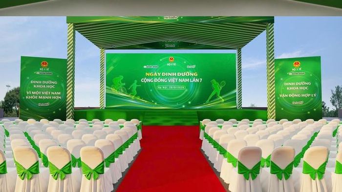 Sân khấu trung tâm là điểm nhấn của chương trình, nơi diễn ra lễ khai mạc, màn đồng diễn thể dục và các hoạt động truyền cảm hứng về lối sống khỏe.