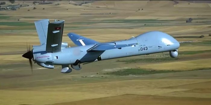 Đơn đặt hàng nói trên có giá trị 91,6 triệu USD, ngoài UAV thì còn bao gồm trạm điều khiển mặt đất, thiết bị hậu cần và chương trình huấn luyện 2 năm cho nhân viên Không quân Malaysia.