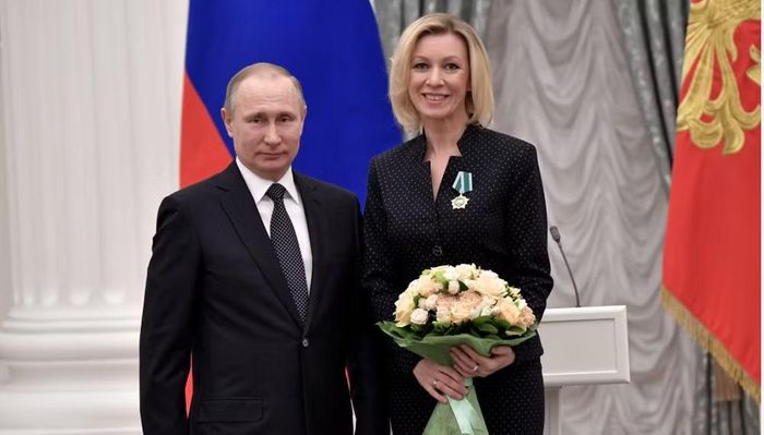 Bà Zakharova cũng nhấn mạnh thỏa thuận bảo đảm an ninh giữa Nga và Belarus trong khuôn khổ Liên minh Nhà nước đã có hiệu lực từ tháng 3/2025 và Moscow sẵn sàng hành động để bảo vệ đồng minh khi cần thiết.