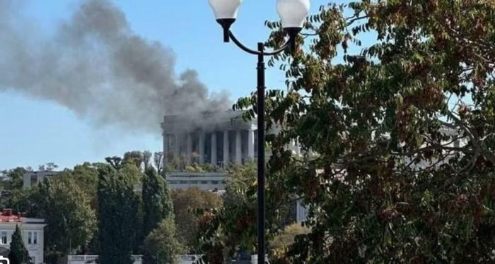 Tại thành phố Sevastopol trên bán đảo Crimea, chính quyền địa phương đang áp dụng biện pháp hạn chế cung cấp điện để tránh quá tải hệ thống sau các cuộc tập kích liên tiếp nhằm vào hạ tầng năng lượng.
