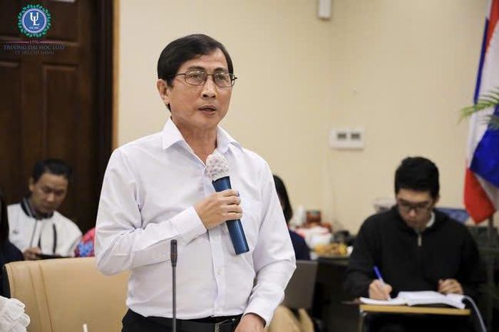  Luật sư Nguyễn Công Phú, nguyên Phó Chánh tòa Kinh tế TAND TP.HCM, hiện là luật sư thành viên Công ty Luật TNHH LNT &amp; Thành viên, Trọng tài viên VIAC 