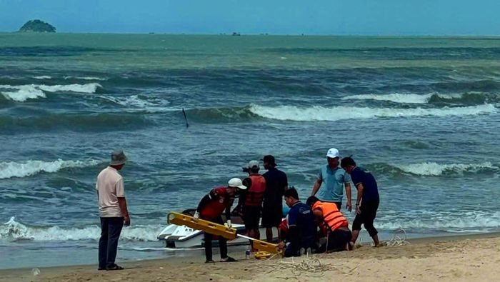  Nạn nhân được đưa đến bệnh viện cấp cứu nhưng không qua khỏi. 