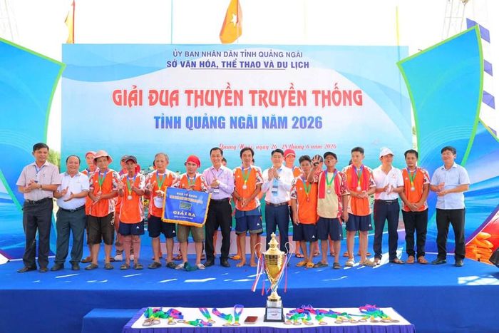 Giải đua thuyền truyền thống góp phần bảo tồn bản sắc văn hóa sông nước và quảng bá hình ảnh Quảng Ngãi đến du khách